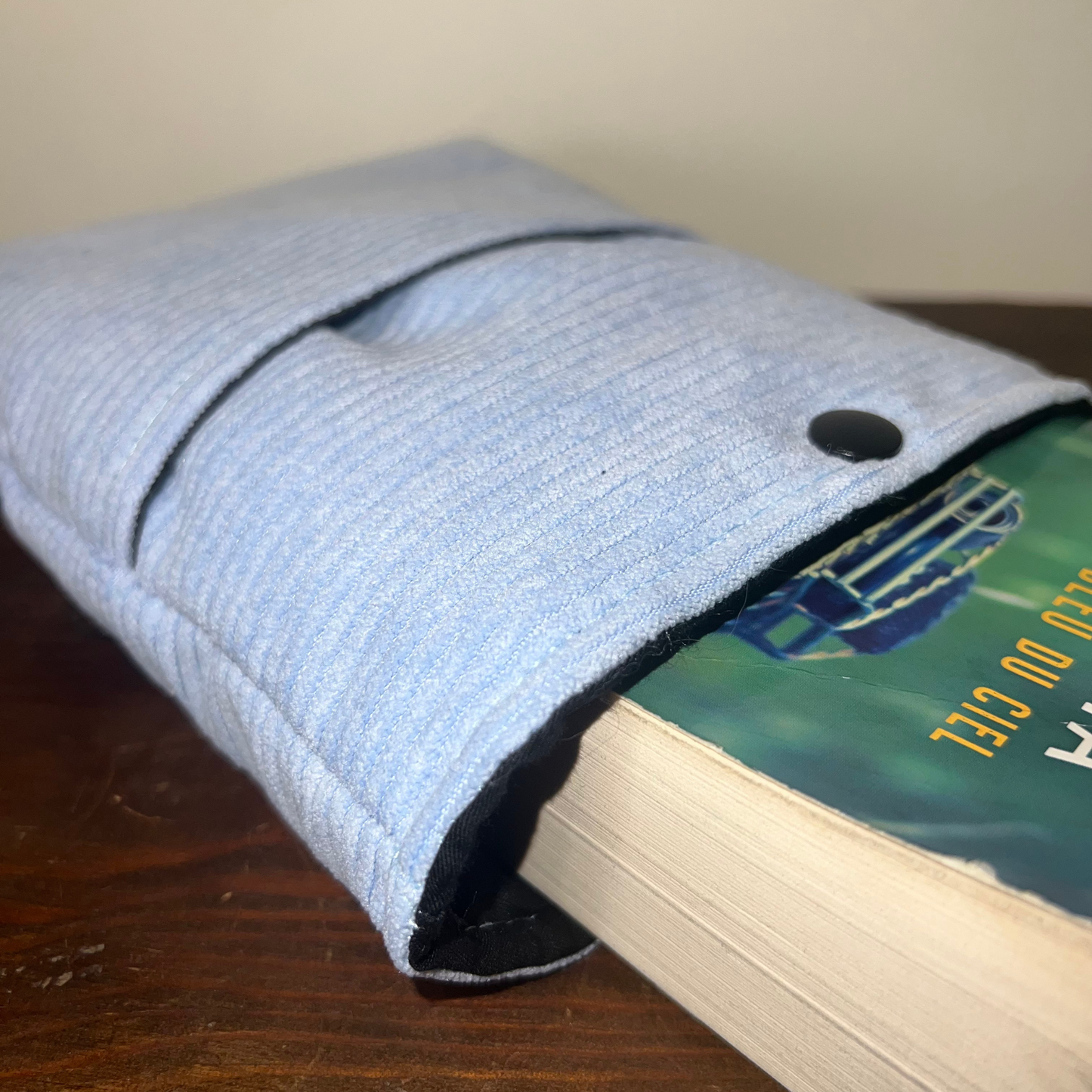 Pochette livre BROCHÉ personnalisée - velours côtelé bleu ciel