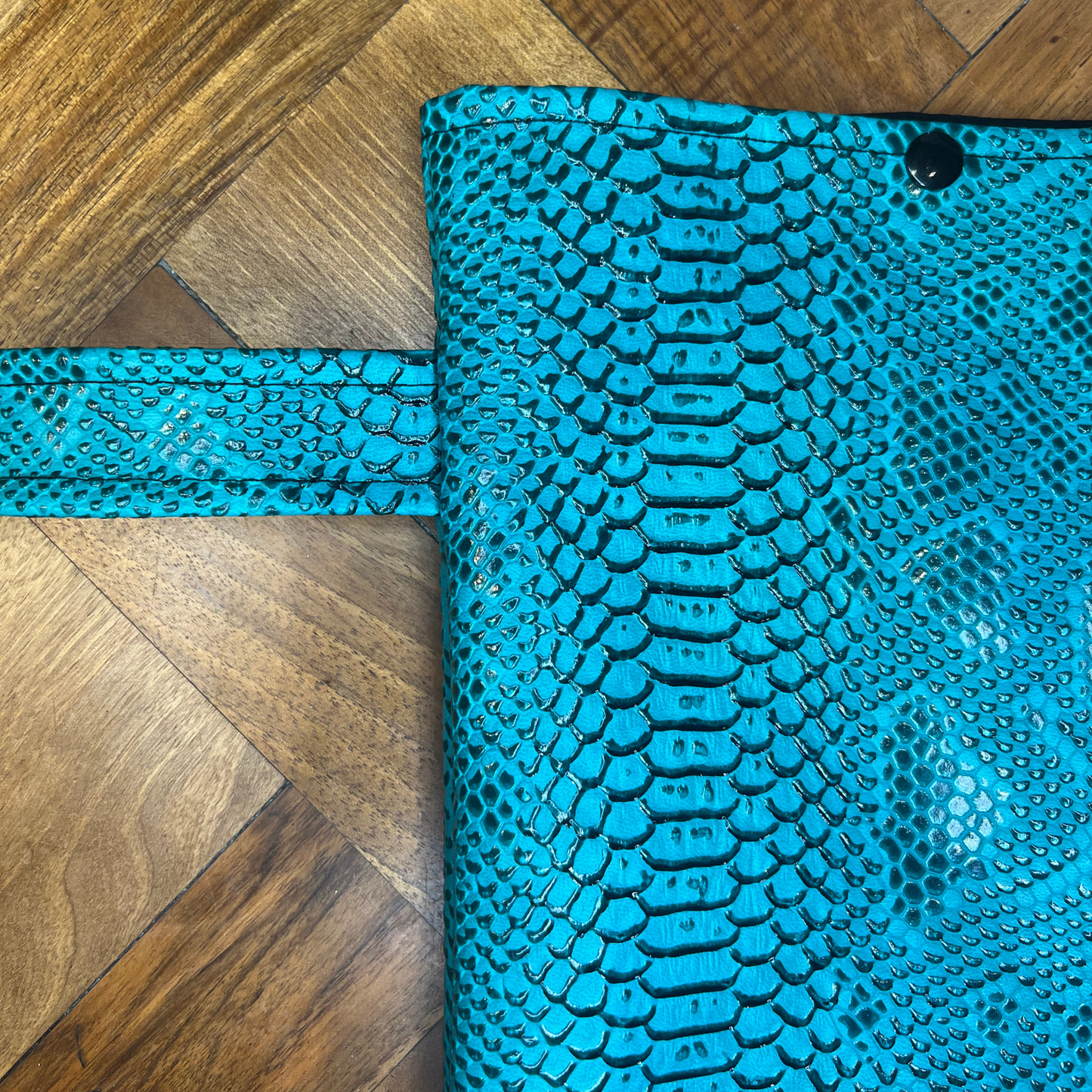 Pochette livre BROCHÉ personnalisée - simili cuir dragon vert d'eau
