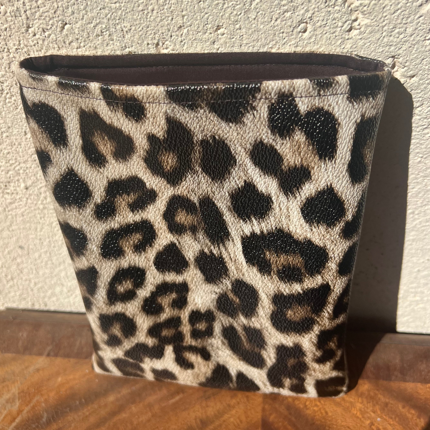 Pochette livre POCHE personnalisée - simili cuir léaopard