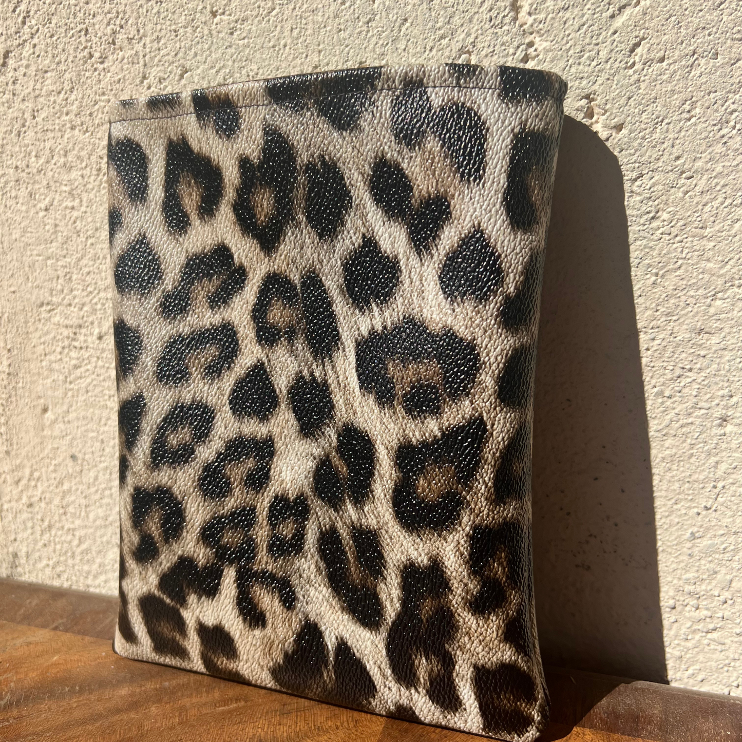 Pochette livre POCHE personnalisée - simili cuir léaopard