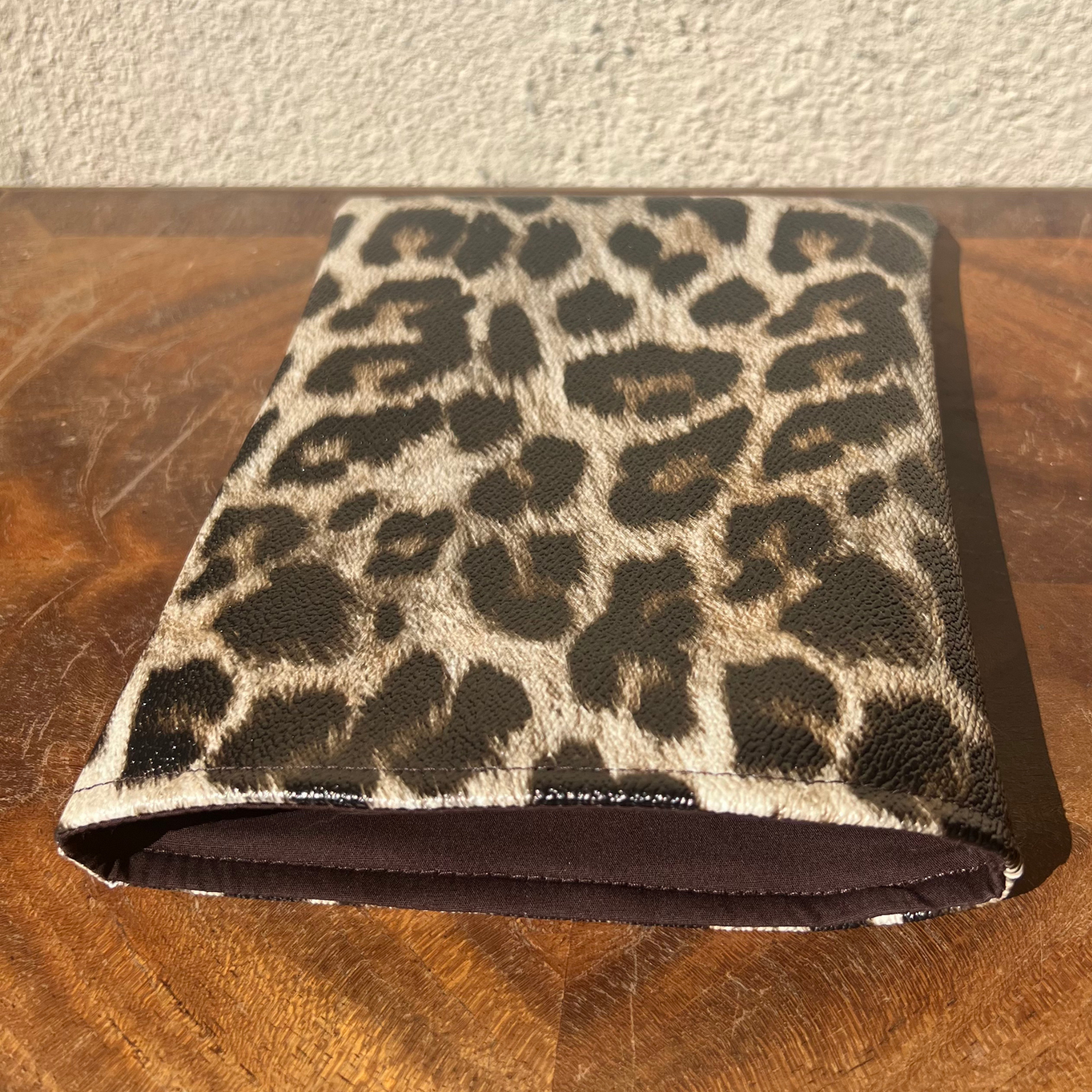 Pochette livre POCHE personnalisée - simili cuir léaopard