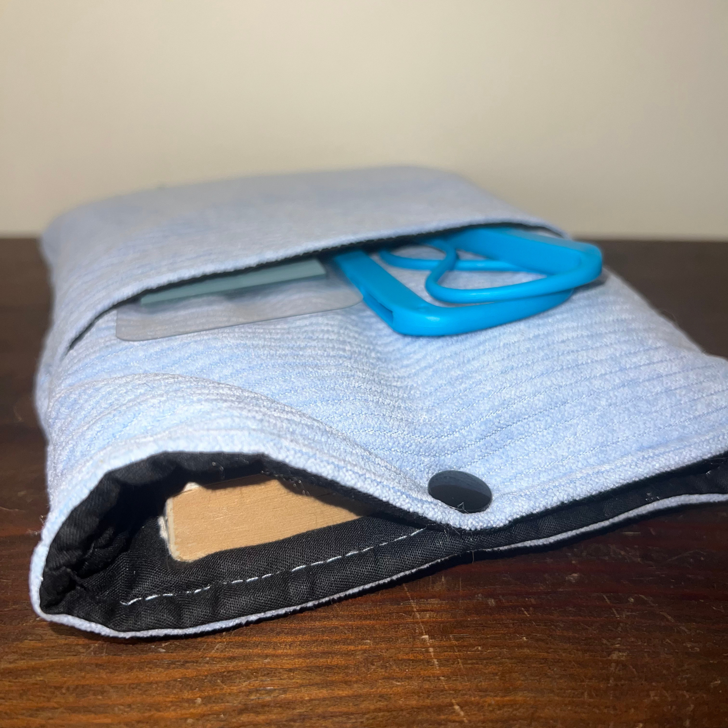 Pochette livre BROCHÉ personnalisée - velours côtelé bleu ciel