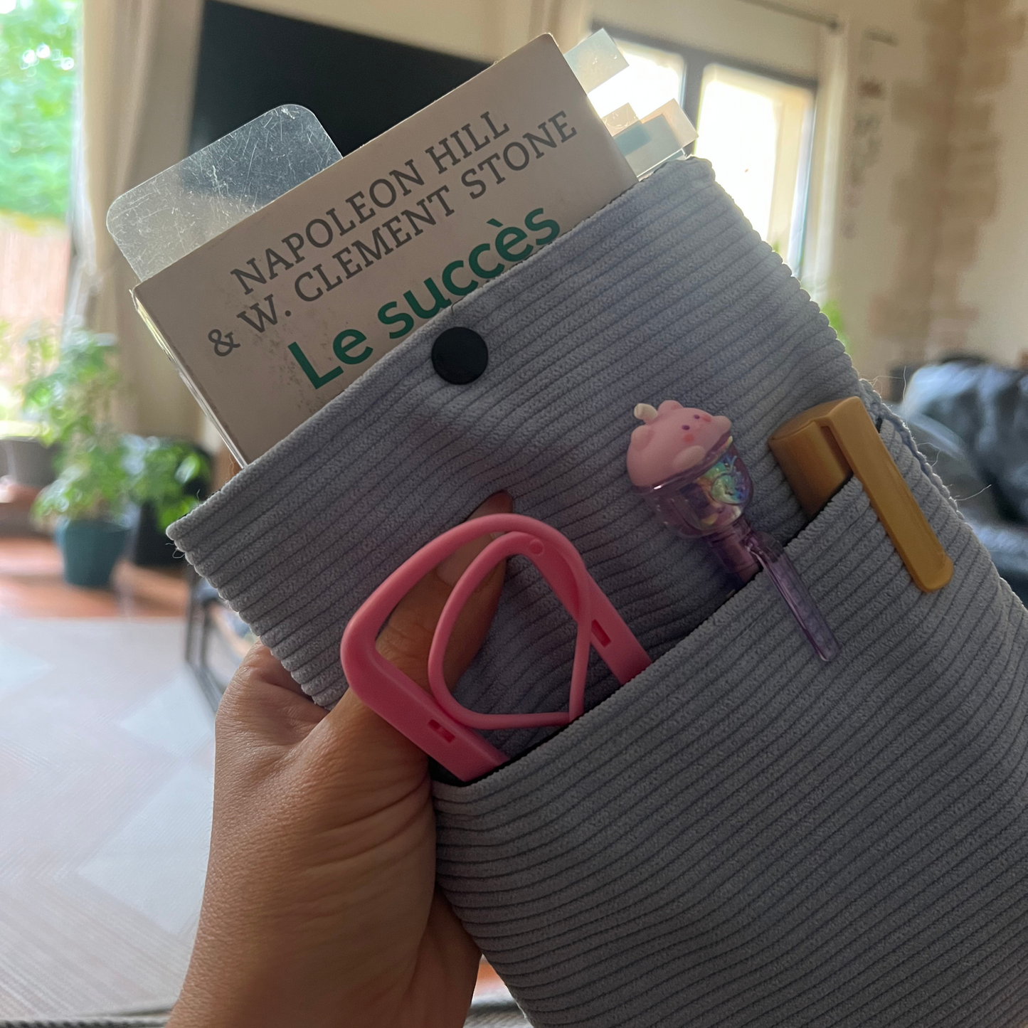 Pochette livre BROCHÉ personnalisée - velours côtelé bleu ciel