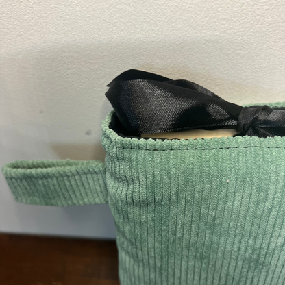 Pochette livre BROCHÉ personnalisée - velours côtelé vert pastel