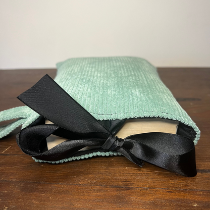 Pochette livre BROCHÉ personnalisée - velours côtelé vert pastel