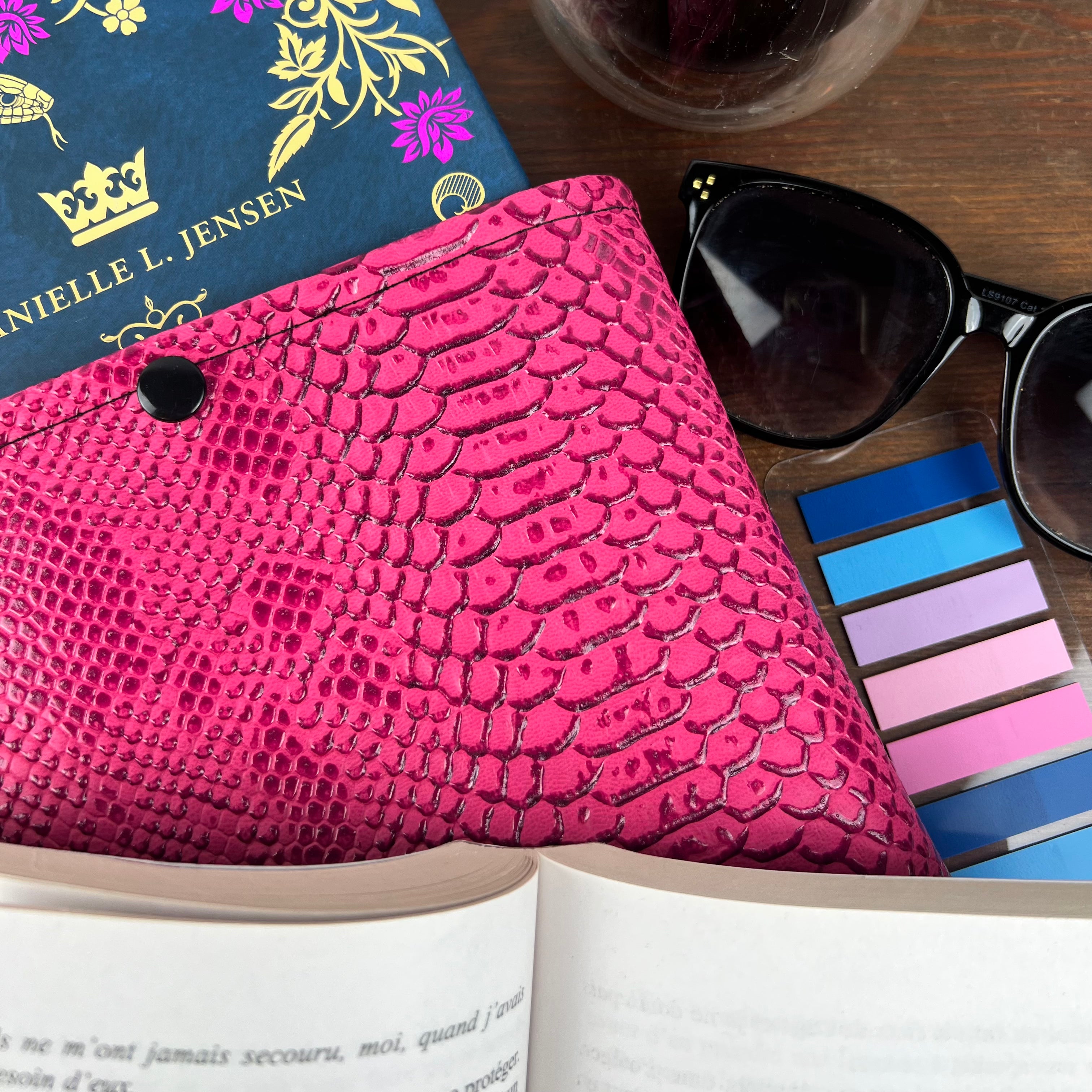 Pochette livre - Simili Cuir Dragon Rose