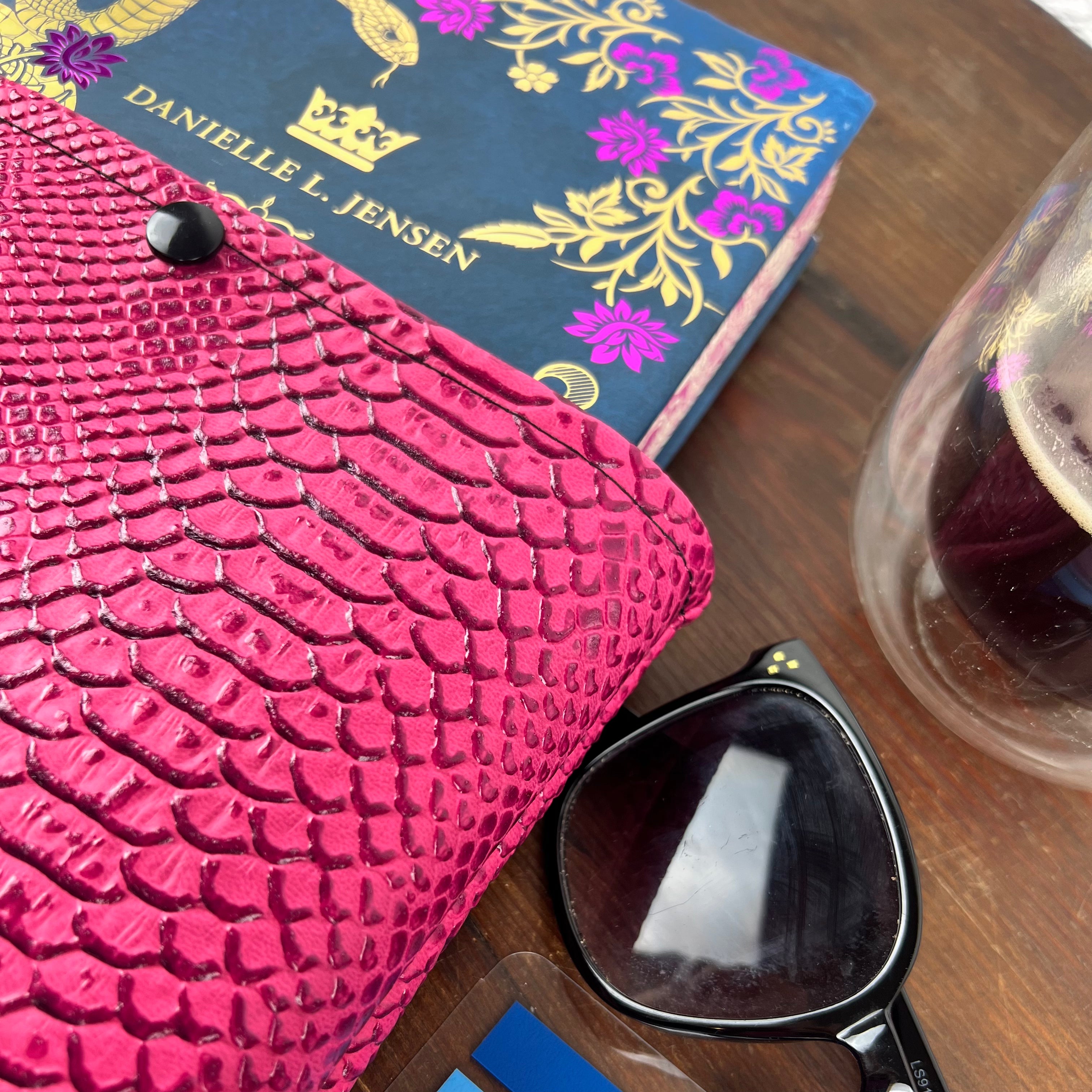 Pochette livre - Simili Cuir Dragon Rose