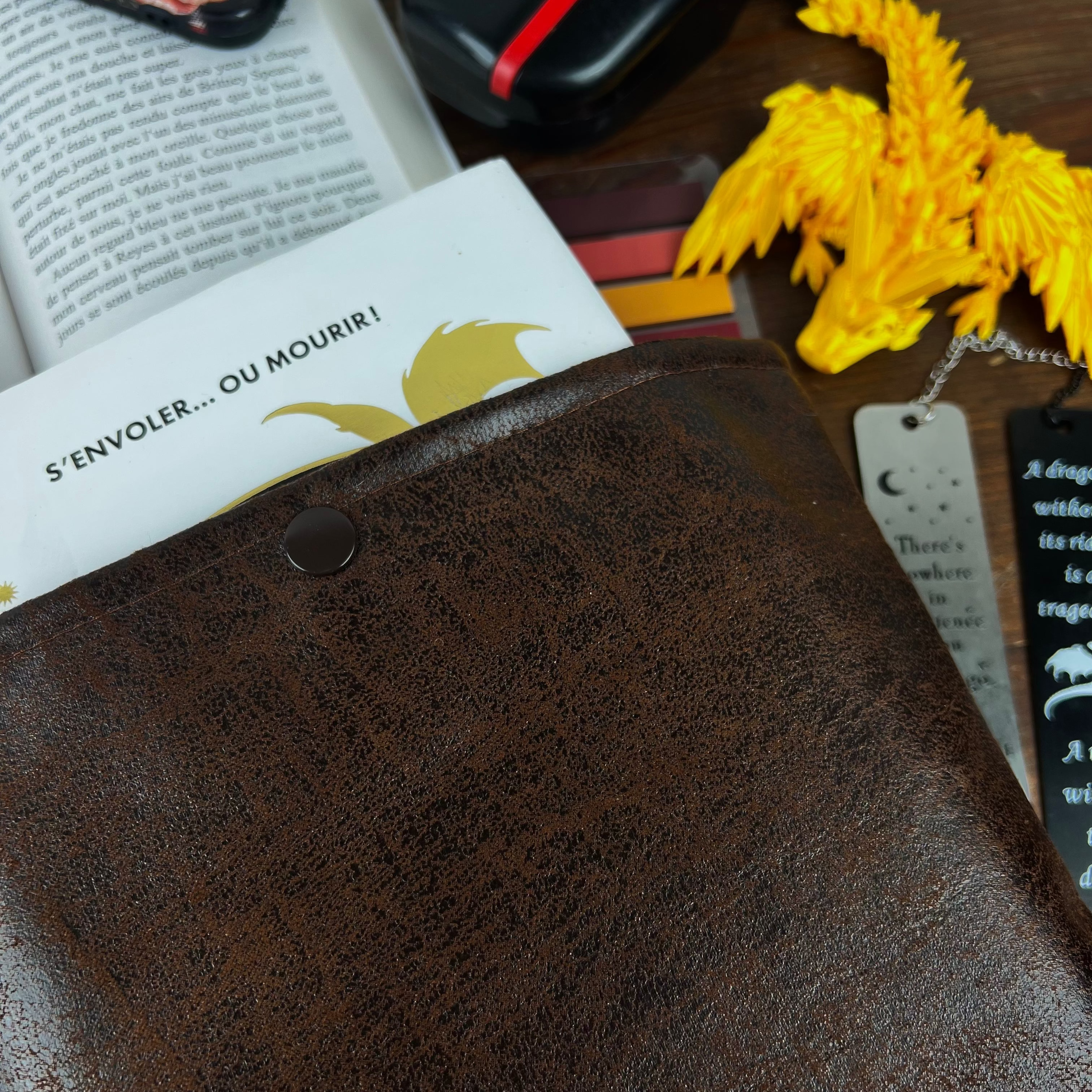 Pochette livre - Simili Cuir Vieux Marron