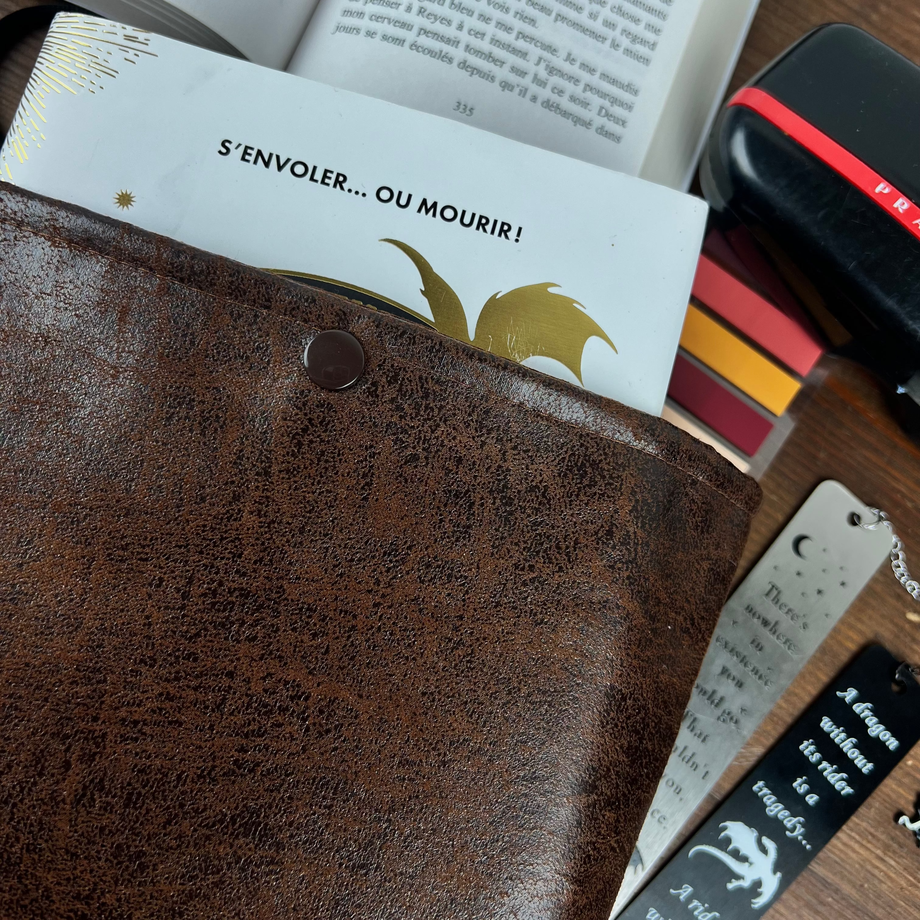Pochette livre - Simili Cuir Vieux Marron
