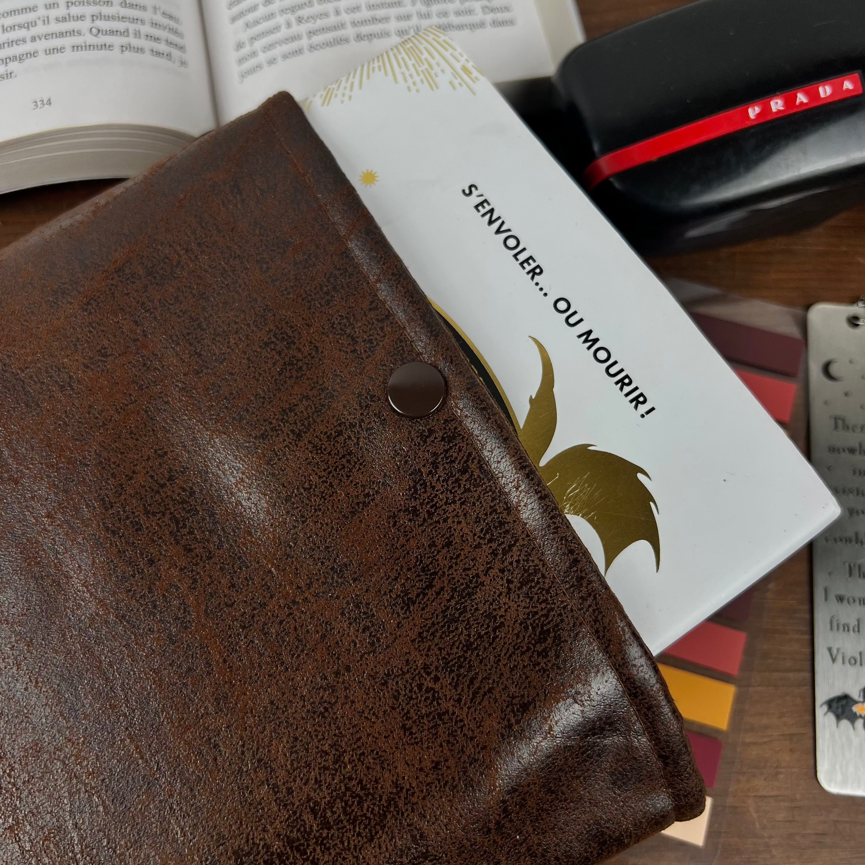 Pochette livre - Simili Cuir Vieux Marron