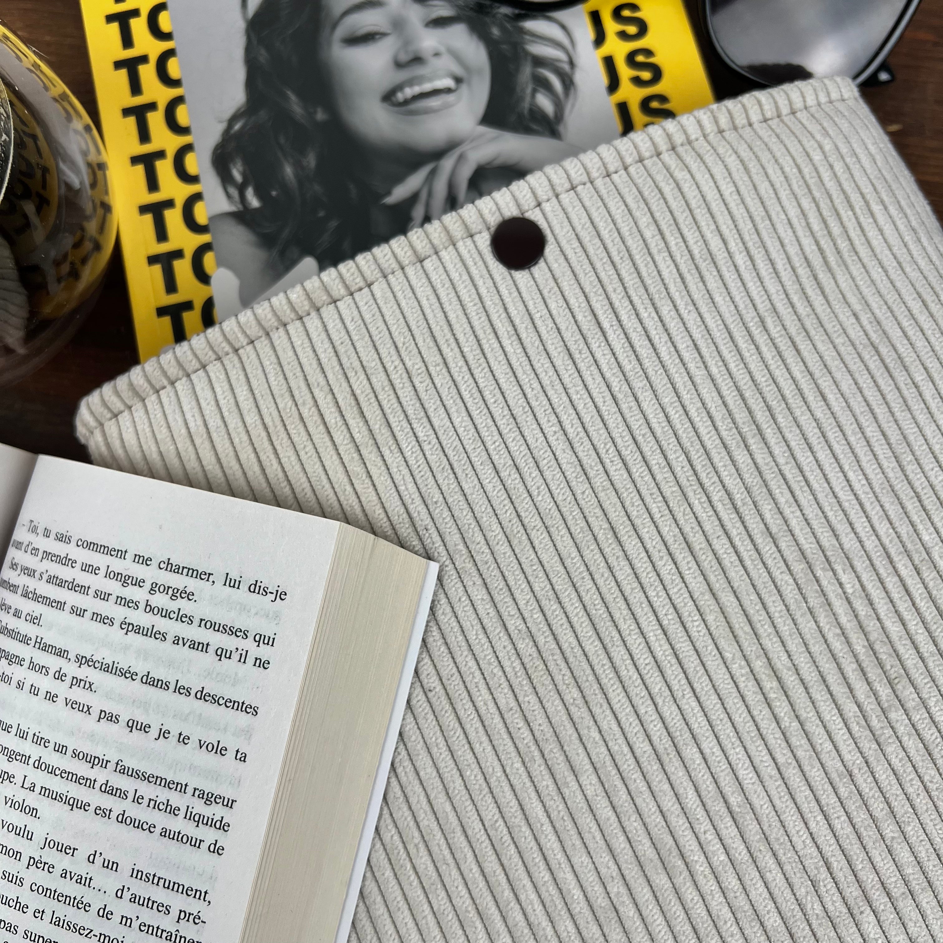 Pochette livre - Velours Côtelé Beige Nude