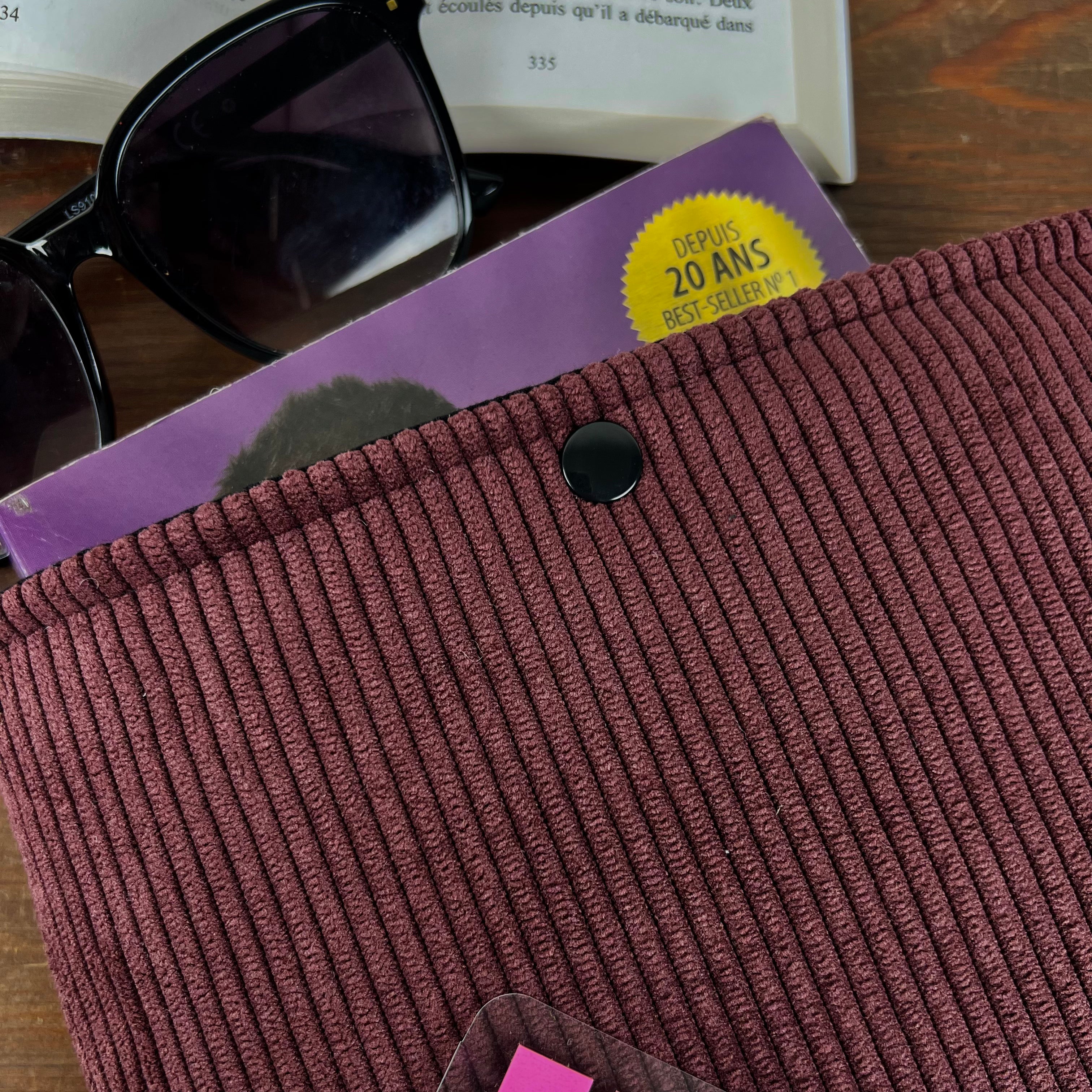 Pochette livre - Velours Côtelé Prune