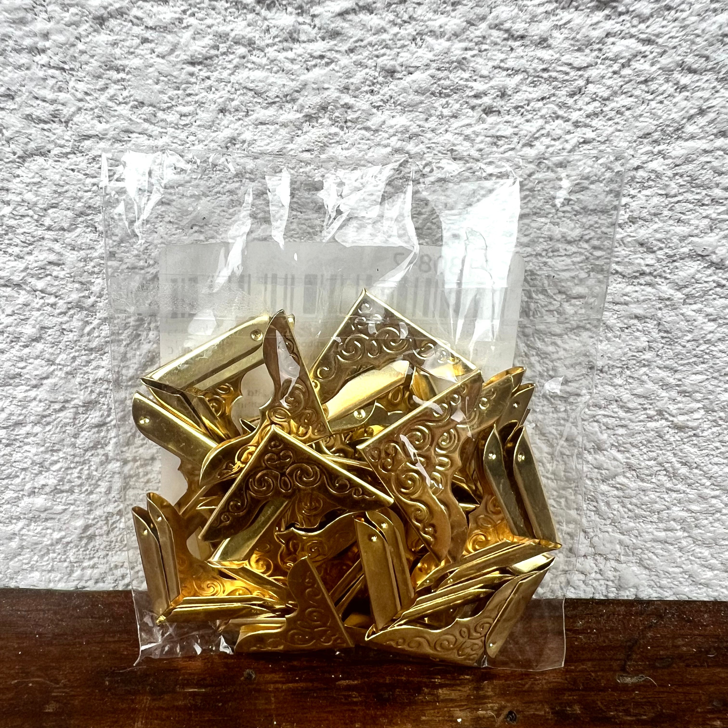 Coin de livre décoratif et protecteur