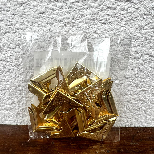 Coin de livre décoratif et protecteur