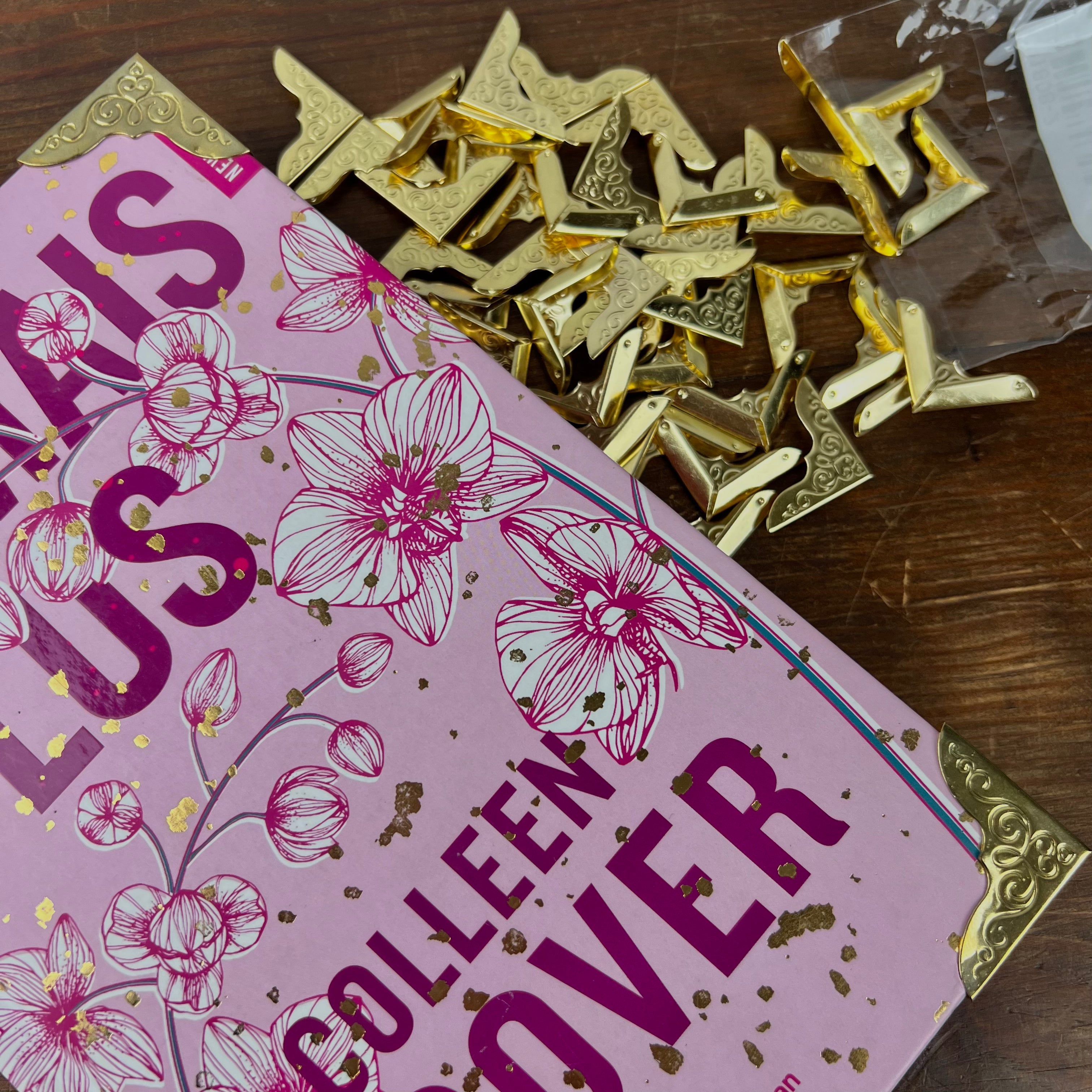 Coin de livre décoratif et protecteur