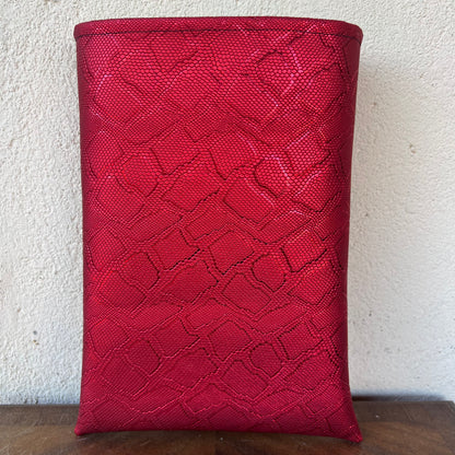 Pochette livre POCHE personnalisée - simili cuir rouge brillant serpent