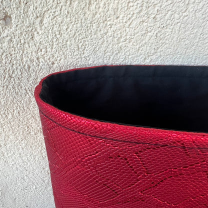 Pochette livre POCHE personnalisée - simili cuir rouge brillant serpent