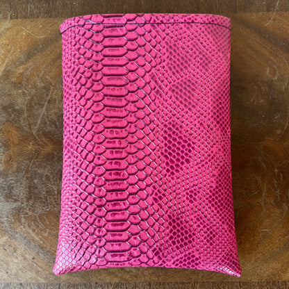 Pochette livre BROCHÉ personnalisée - simili cuir dragon rose