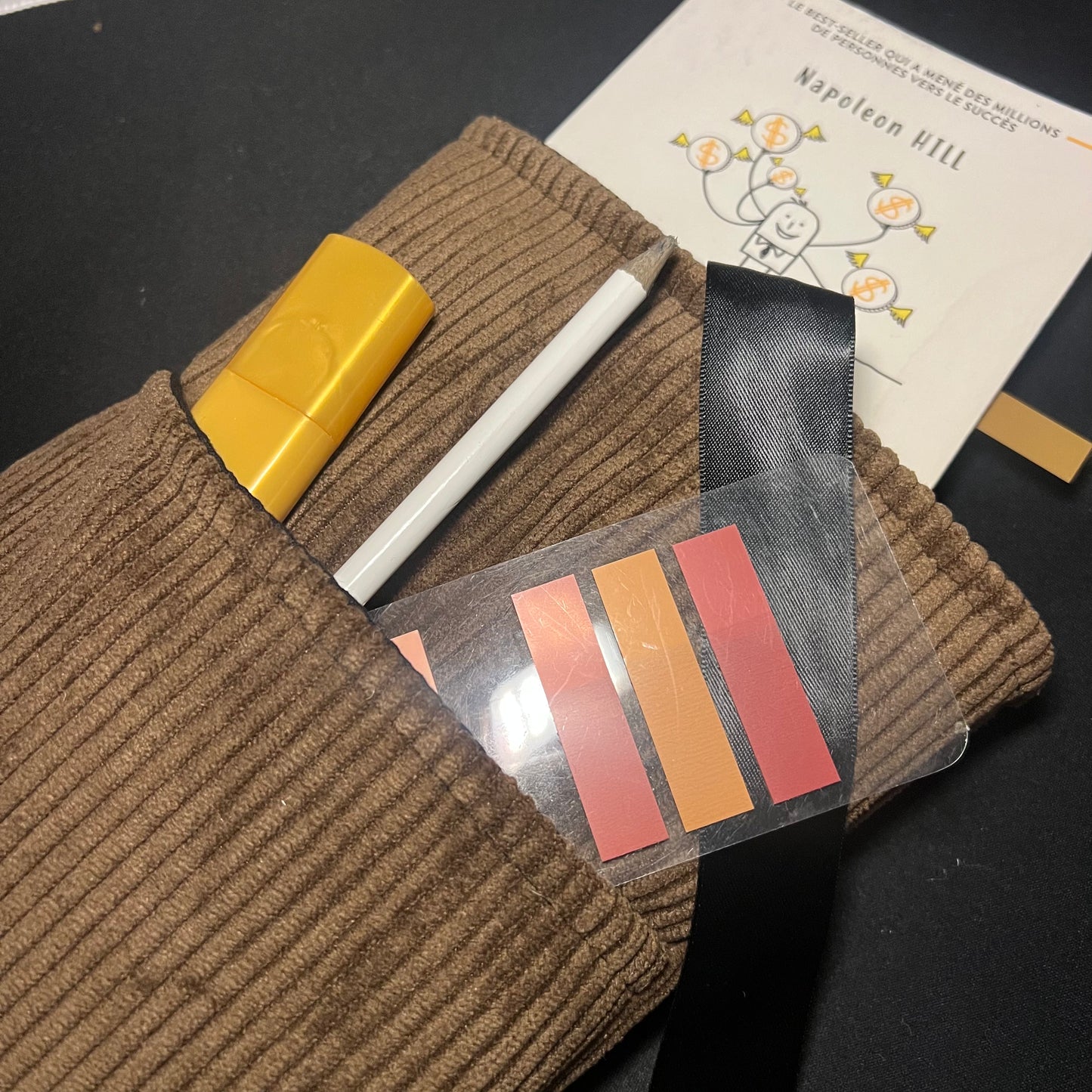 Pochette livre personnalisée - Velours Côtelé Marron