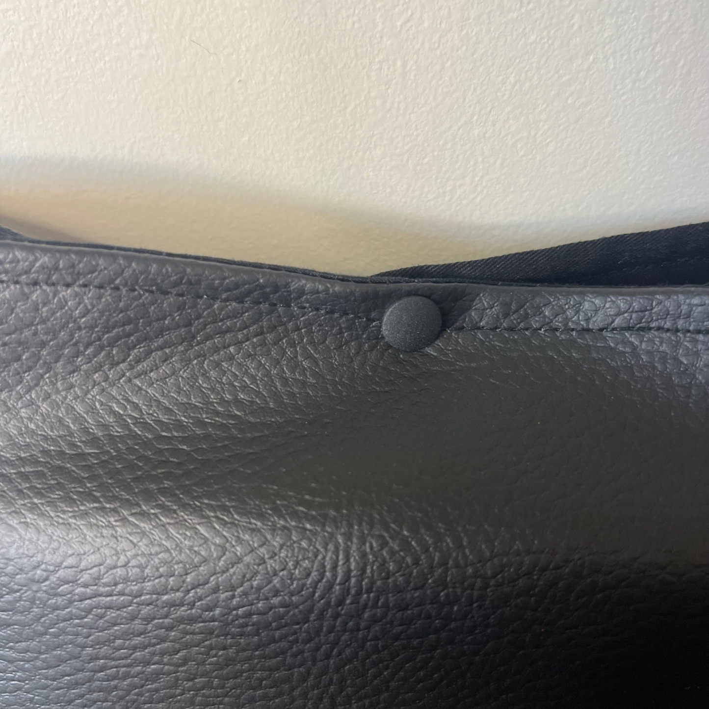 Pochette livre POCHE personnalisée - simili cuir noir