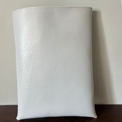 Pochette livre BROCHÉ personnalisée - simili cuir blanc fissuré