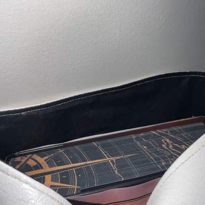 Pochette livre BROCHÉ personnalisée - simili cuir blanc fissuré