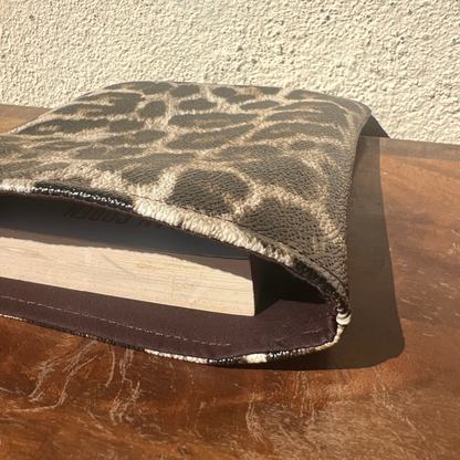 Pochette livre POCHE personnalisée - simili cuir léaopard