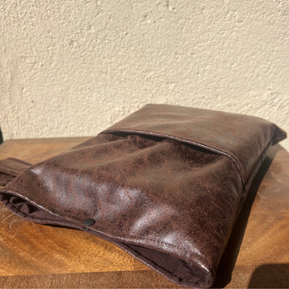 Pochette livre POCHE personnalisée - simili cuir vieux marron
