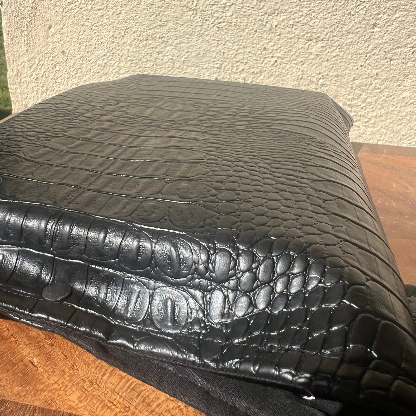 Pochette livre POCHE personnalisée - simili cuir noir serpent