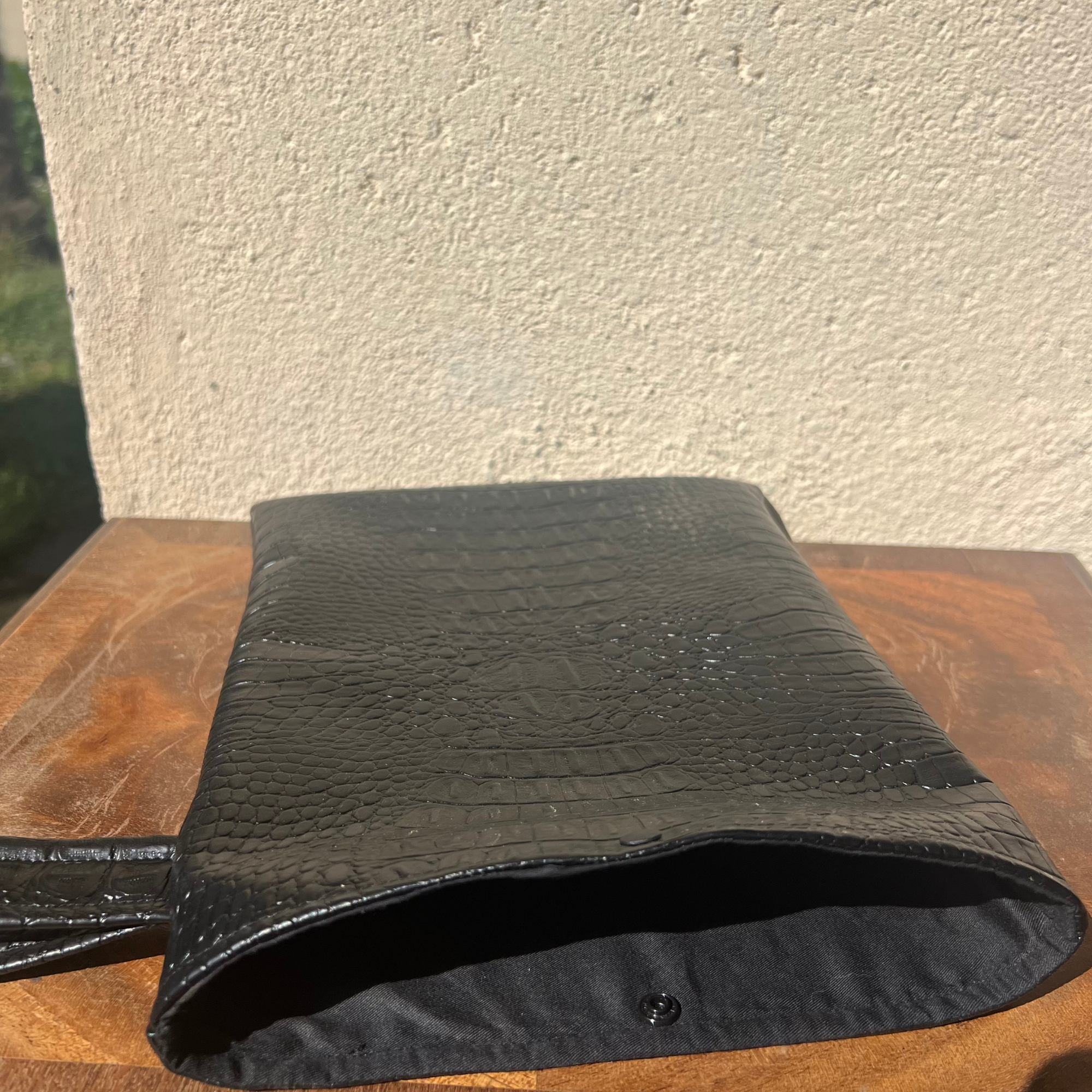 Pochette livre personnalisée - Simili Cuir Noir Serpent