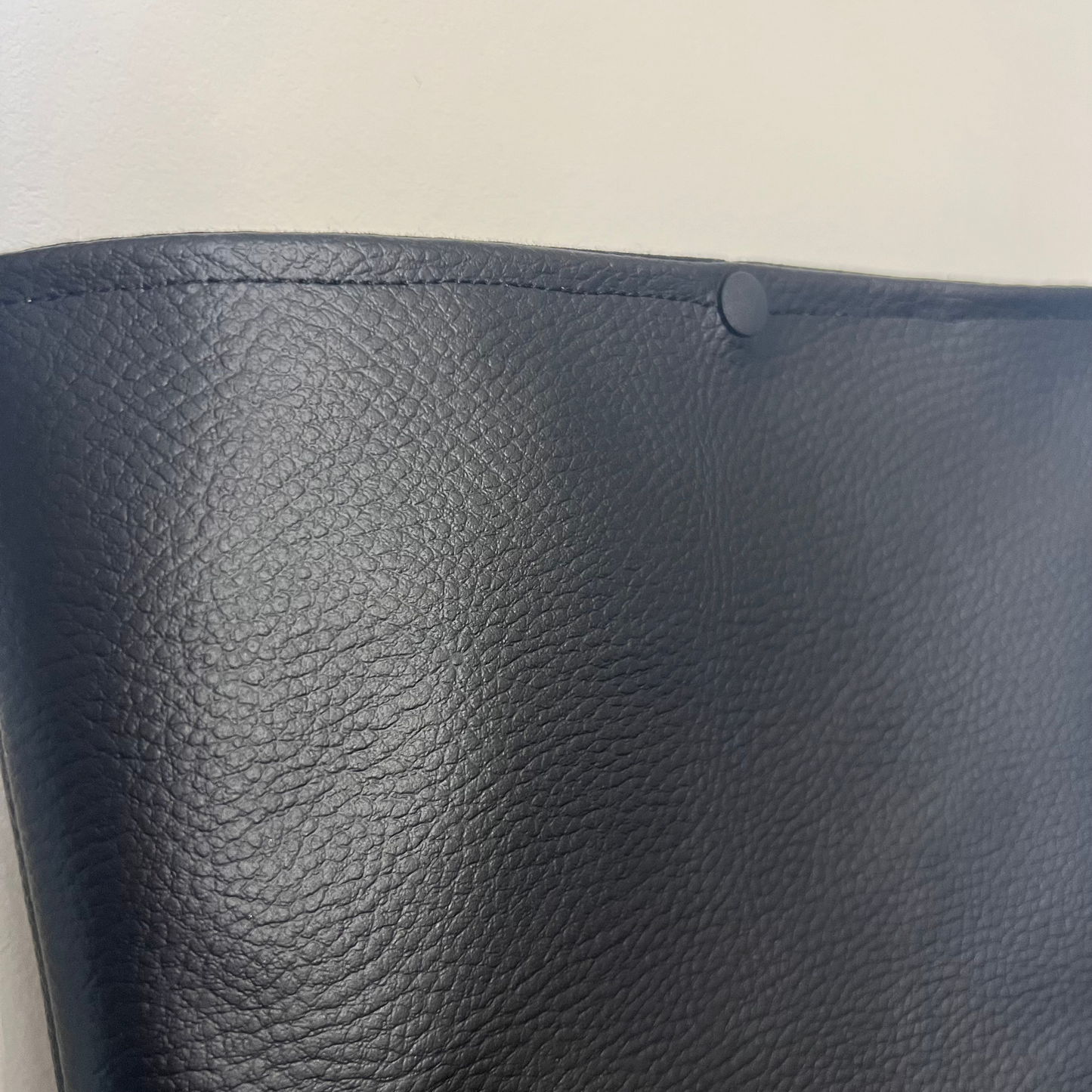 Pochette livre POCHE personnalisée - simili cuir noir