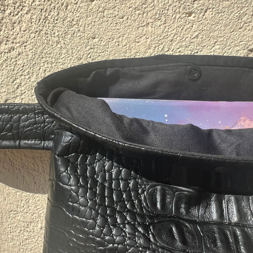 Pochette livre personnalisée - Simili Cuir Noir Serpent