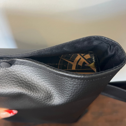 Pochette livre POCHE personnalisée - simili cuir noir
