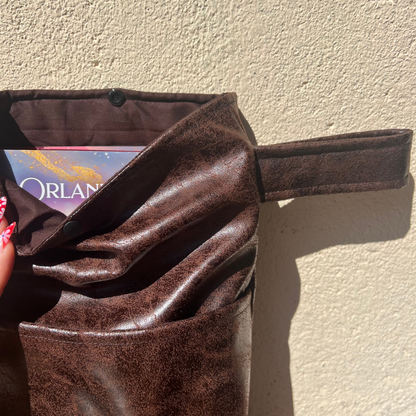 Pochette livre POCHE personnalisée - simili cuir vieux marron