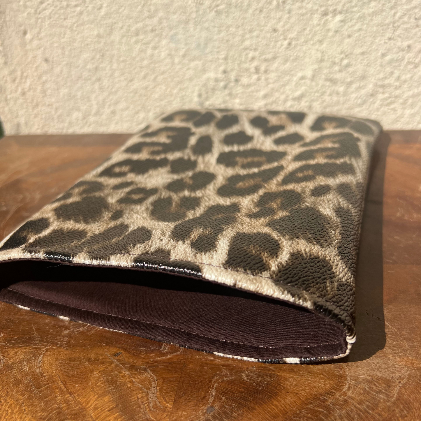 Pochette livre POCHE personnalisée - simili cuir léaopard